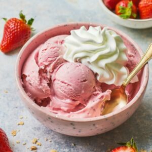 Delicious Strawberry Cheesecake Ice Cream Recipe